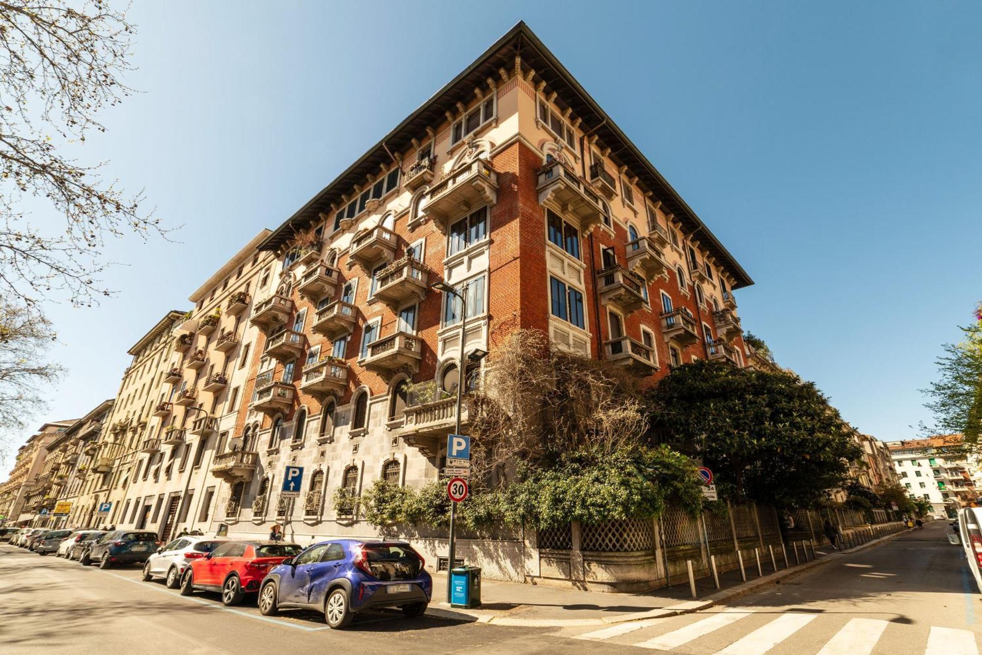Casa Bella 16 - 8 Min To Metro, 15 Min To Lin Airport, University Area Milan Bagian luar foto