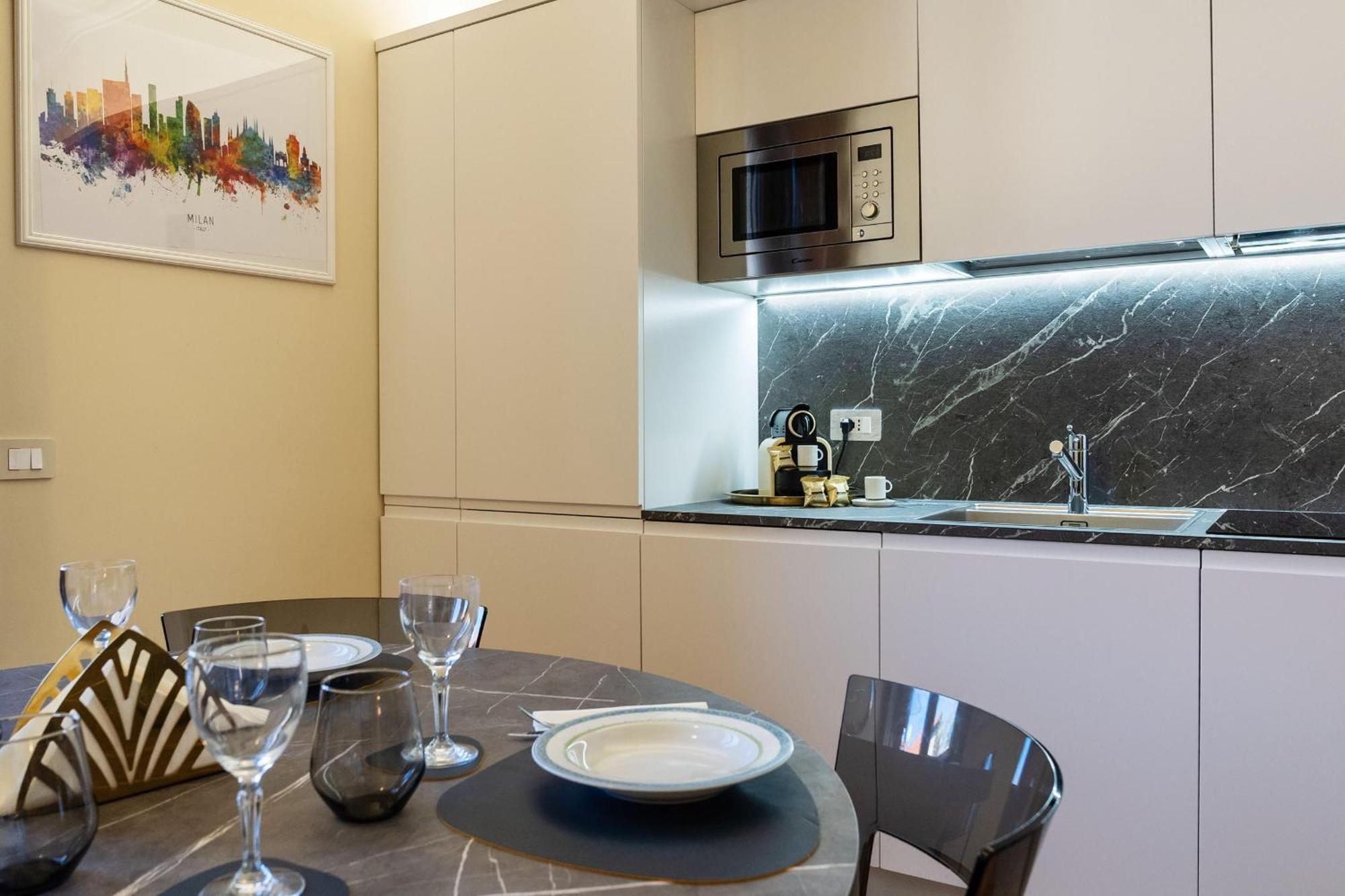 Casa Bella 16 - 8 Min To Metro, 15 Min To Lin Airport, University Area Milan Bagian luar foto